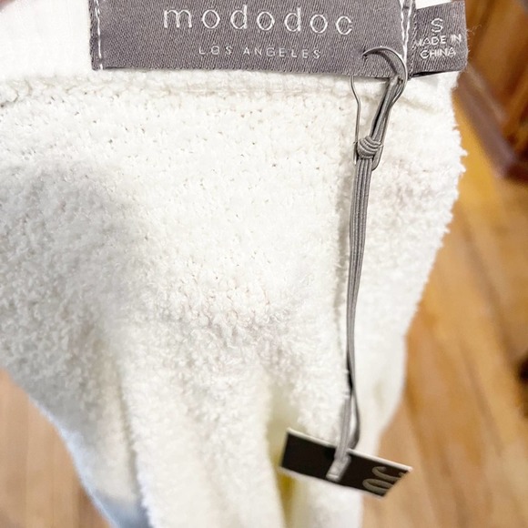 Mododoc LA Open Sweater Fuzzy Soft Cardigan Off White Size Small - Picture 7 of 9